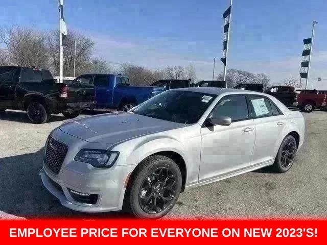 2023 Chrysler 300 Touring L