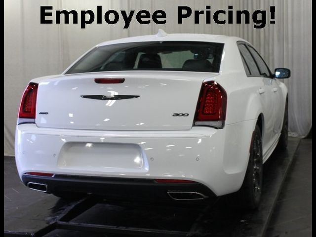 2023 Chrysler 300 Touring L