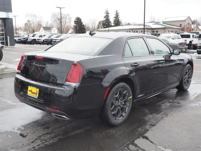 2023 Chrysler 300 Touring L