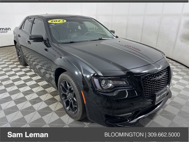 2023 Chrysler 300 Touring L