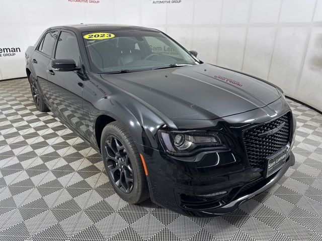 2023 Chrysler 300 Touring L