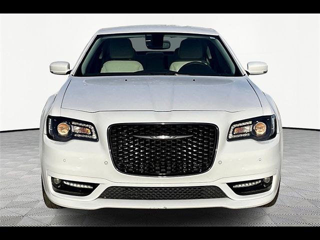 2023 Chrysler 300 300 Touring L