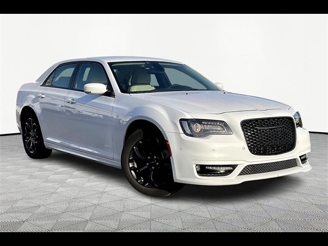 2023 Chrysler 300 300 Touring L