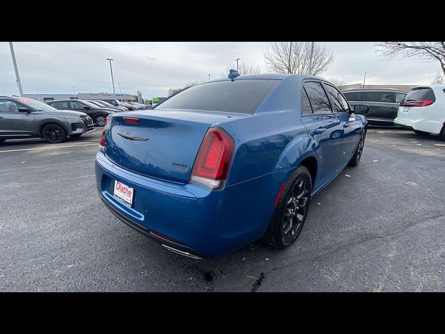 2023 Chrysler 300 Touring L