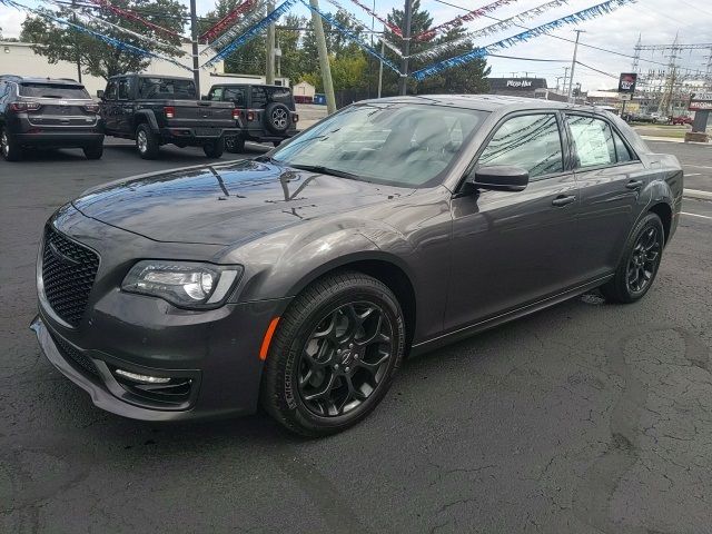 2023 Chrysler 300 Touring L