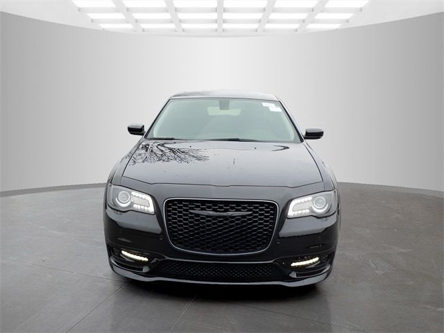 2023 Chrysler 300 Touring L