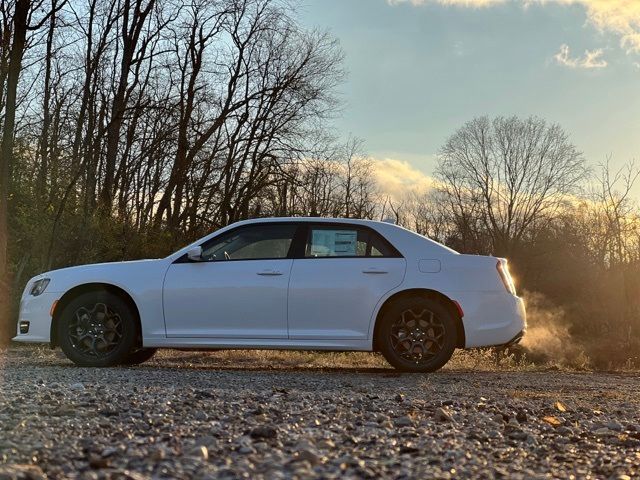 2023 Chrysler 300 Touring L