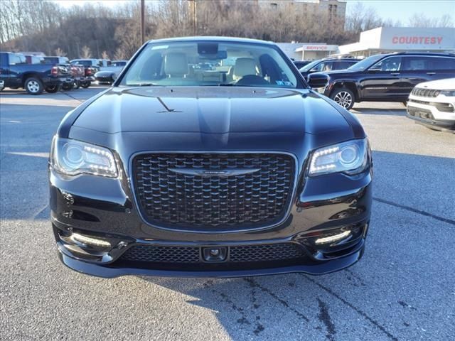 2023 Chrysler 300 Touring L