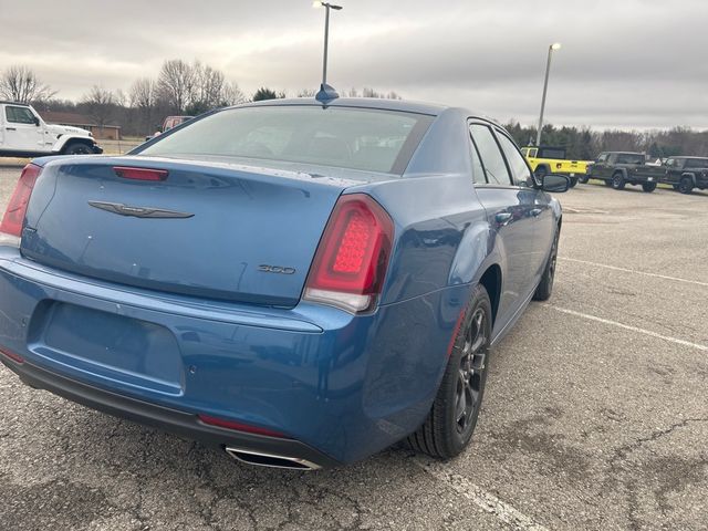 2023 Chrysler 300 Touring L