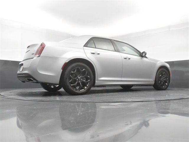 2023 Chrysler 300 Touring L