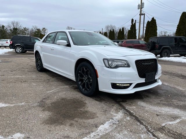 2023 Chrysler 300 300 Touring L