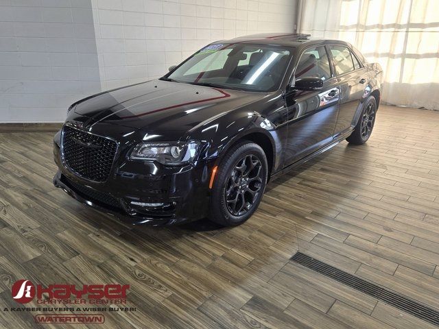 2023 Chrysler 300 Touring L