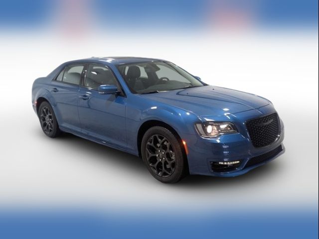 2023 Chrysler 300 Touring L