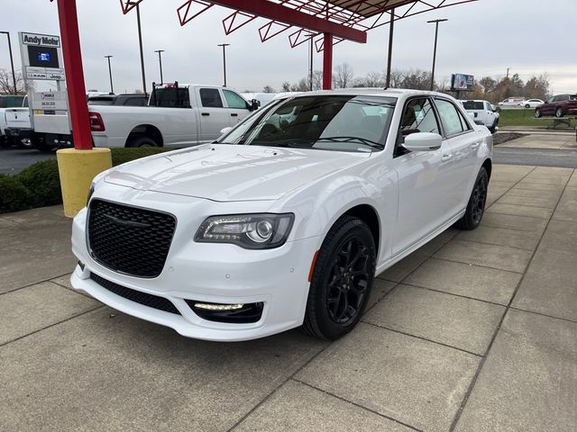 2023 Chrysler 300 Touring L