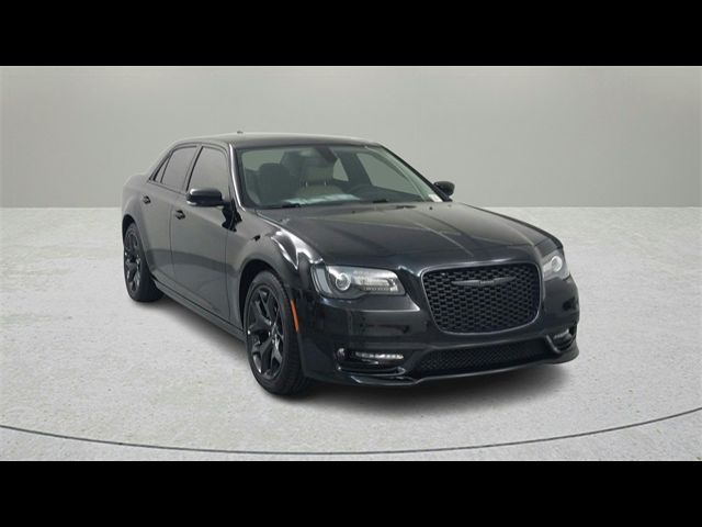 2023 Chrysler 300 Touring L