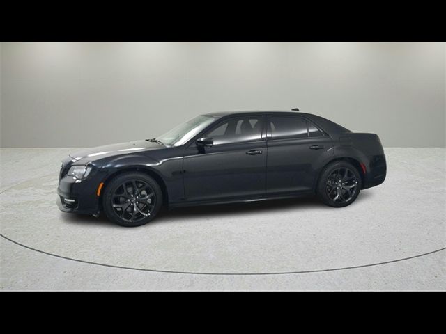 2023 Chrysler 300 Touring L