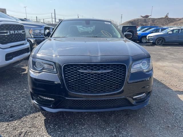 2023 Chrysler 300 Touring L