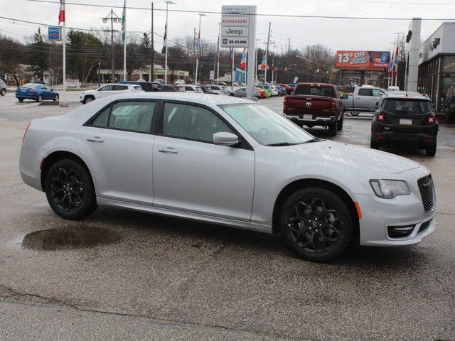 2023 Chrysler 300 Touring L