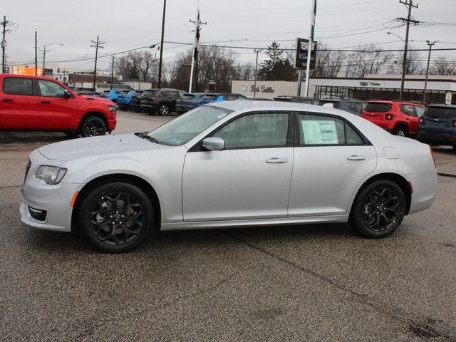 2023 Chrysler 300 Touring L