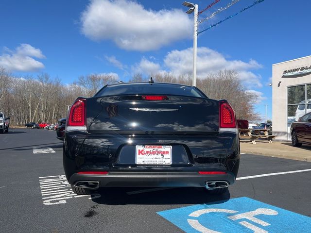 2023 Chrysler 300 Touring L