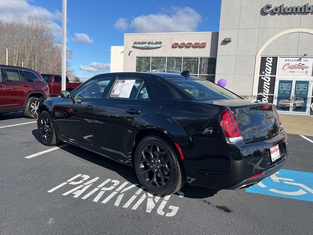 2023 Chrysler 300 Touring L