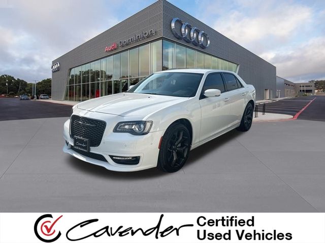 2023 Chrysler 300 Touring L