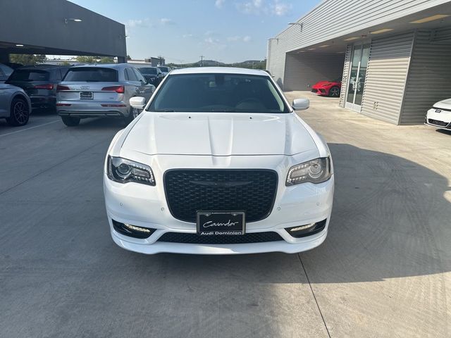 2023 Chrysler 300 Touring L