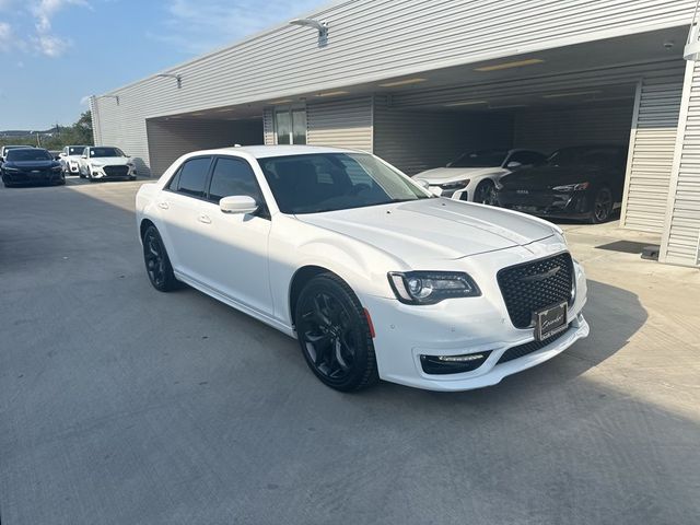 2023 Chrysler 300 Touring L