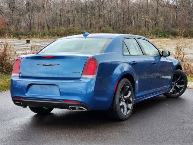 2023 Chrysler 300 Touring L