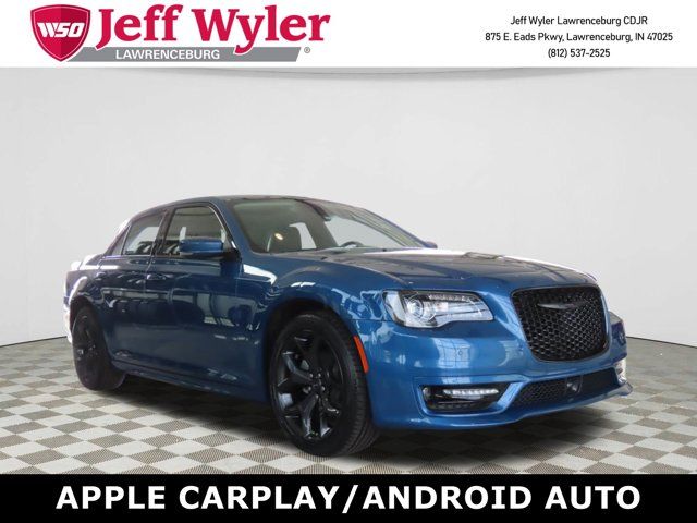 2023 Chrysler 300 Touring L