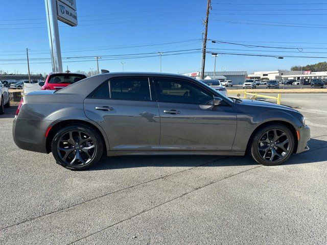 2023 Chrysler 300 Touring L