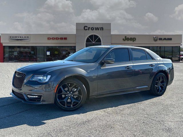 2023 Chrysler 300 Touring L