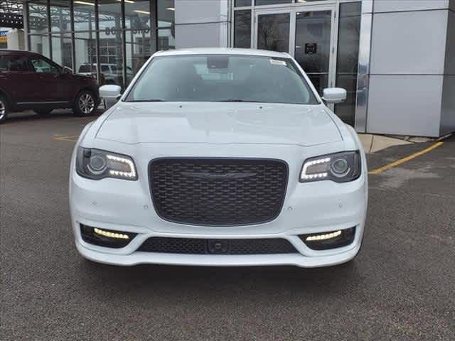 2023 Chrysler 300 Touring L