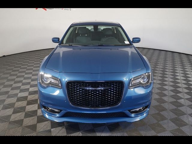 2023 Chrysler 300 Touring L