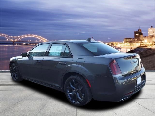 2023 Chrysler 300 Touring L