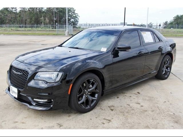 2023 Chrysler 300 Touring L