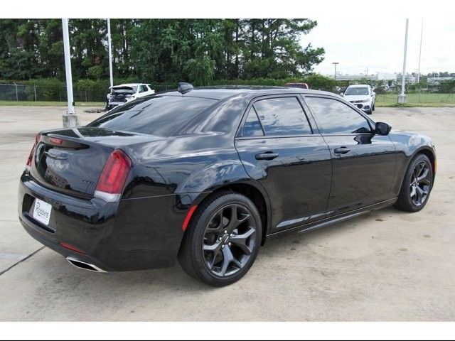 2023 Chrysler 300 Touring L