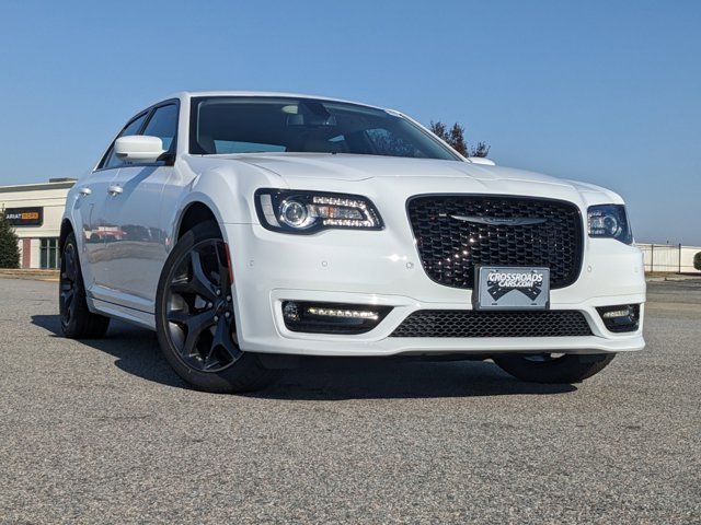 2023 Chrysler 300 Touring L