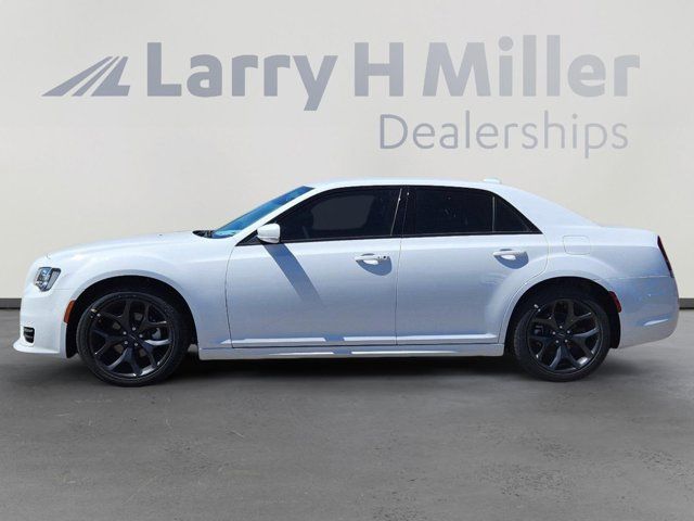 2023 Chrysler 300 Touring L