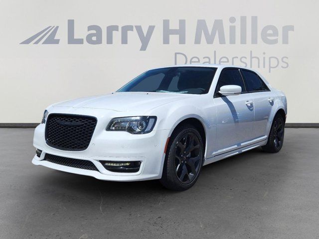 2023 Chrysler 300 Touring L