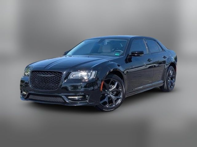 2023 Chrysler 300 Touring L