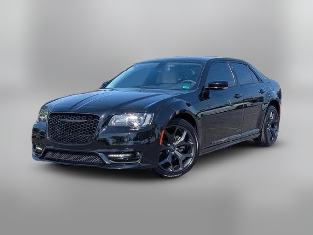 2023 Chrysler 300 Touring L