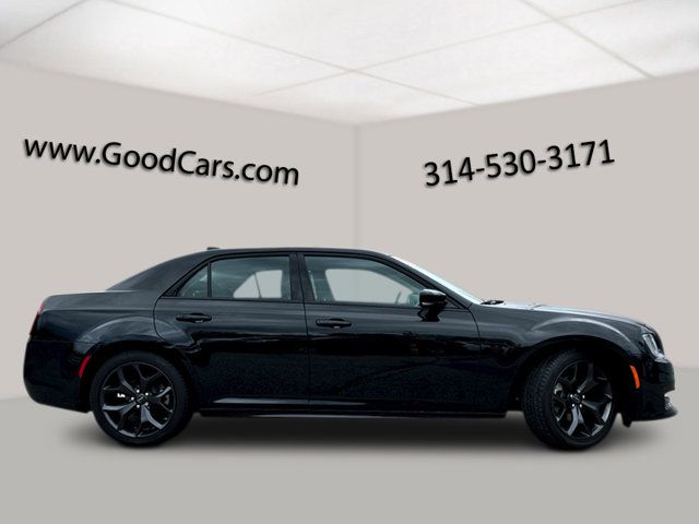 2023 Chrysler 300 Touring L