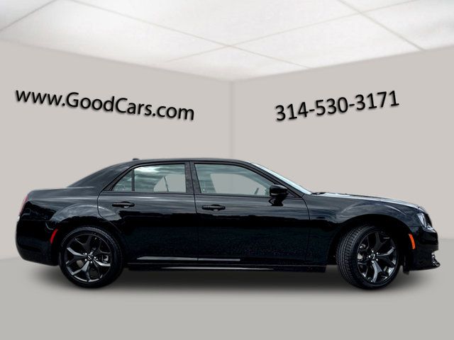 2023 Chrysler 300 Touring L