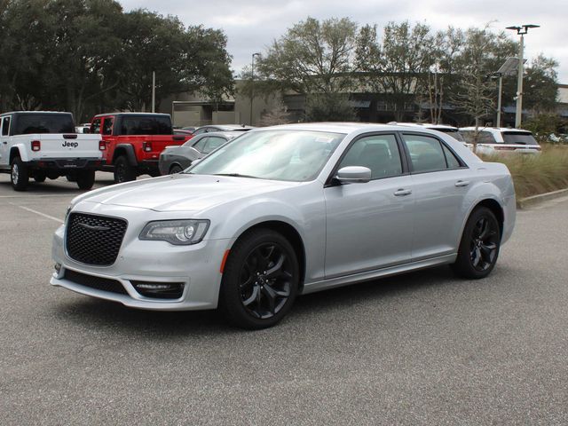 2023 Chrysler 300 Touring L