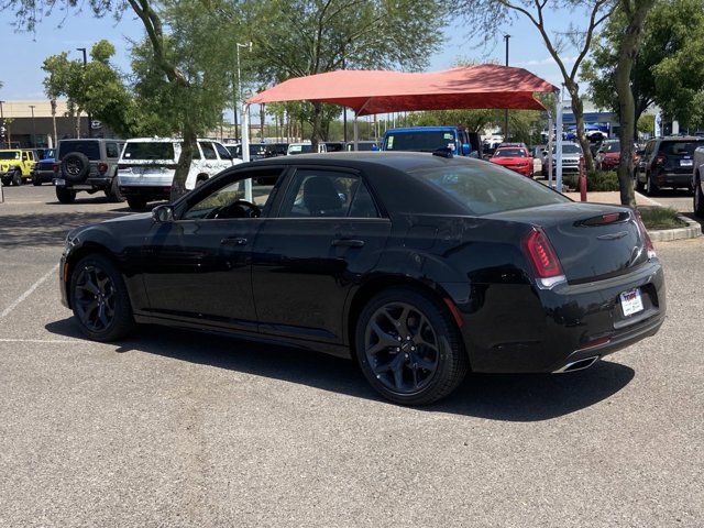 2023 Chrysler 300 Touring L