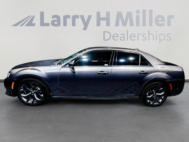 2023 Chrysler 300 Touring L