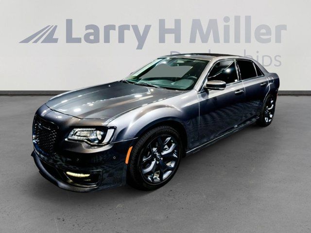 2023 Chrysler 300 Touring L