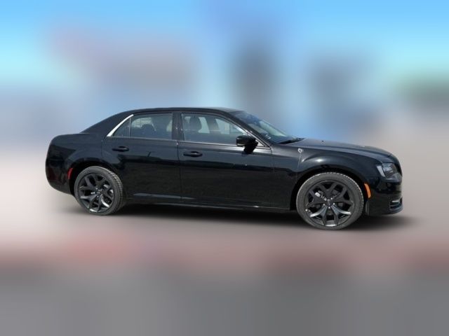 2023 Chrysler 300 Touring L