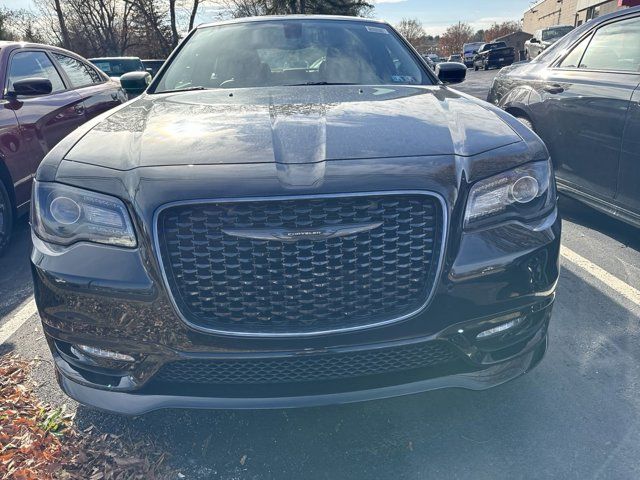 2023 Chrysler 300 Touring L